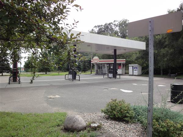 Jiffy's Gas Station