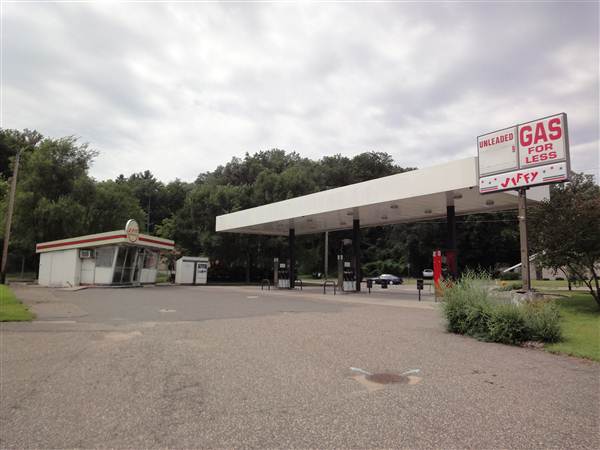 Jiffy's Gas Station