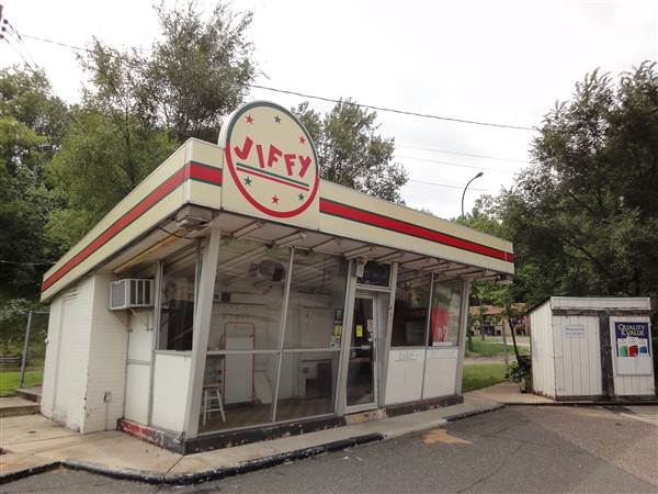 Jiffy's Gas Station