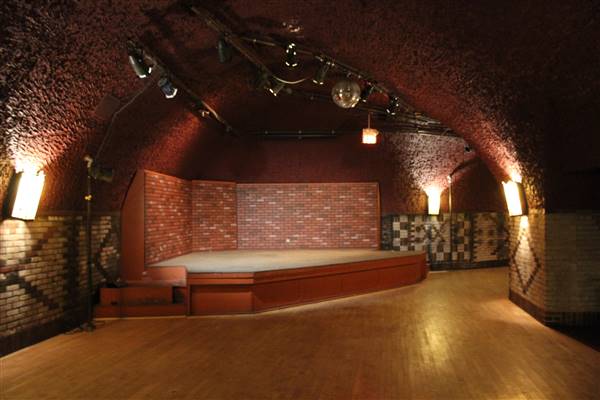 Wabasha Street Caves